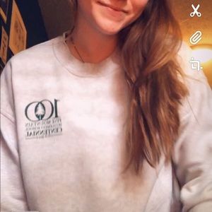 Light grey sweatshirt